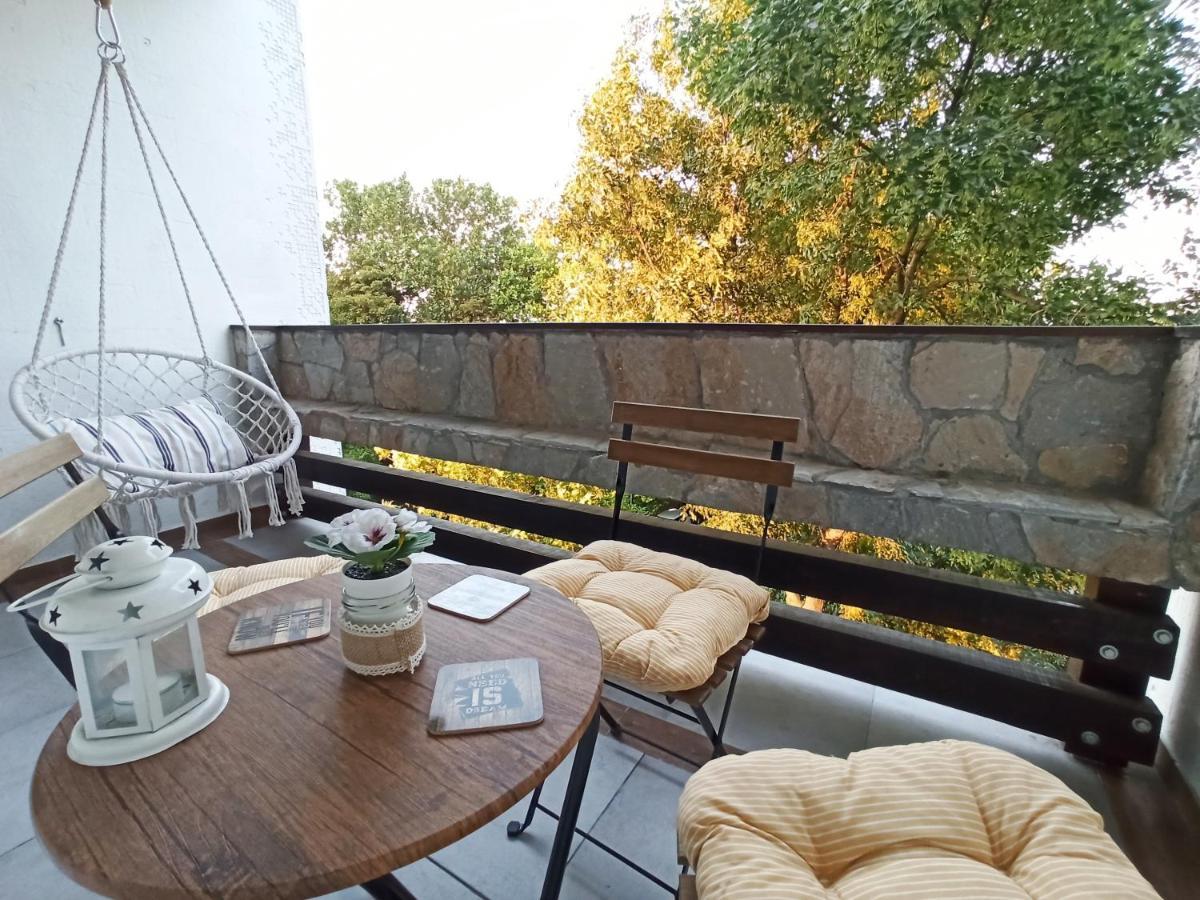 Feel Danube Apartment Zemun Exterior foto